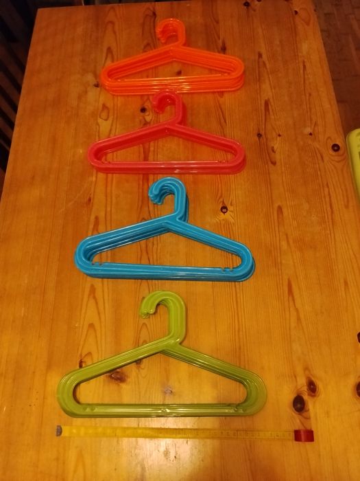 Wieszaki na ubrania dziecięce, szer. 35cm