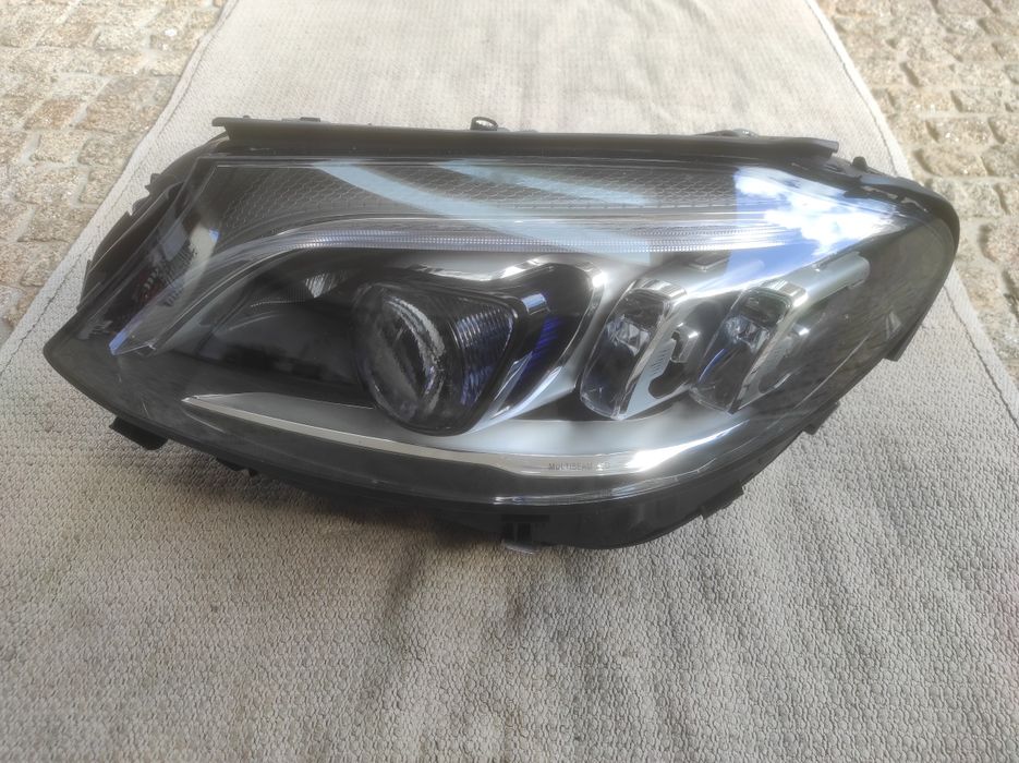 Farol esquerdo Mercedes 205 lift Full Led Multibeam