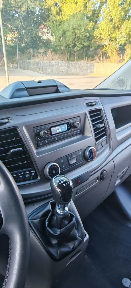 Ford Transit Custom com Frio