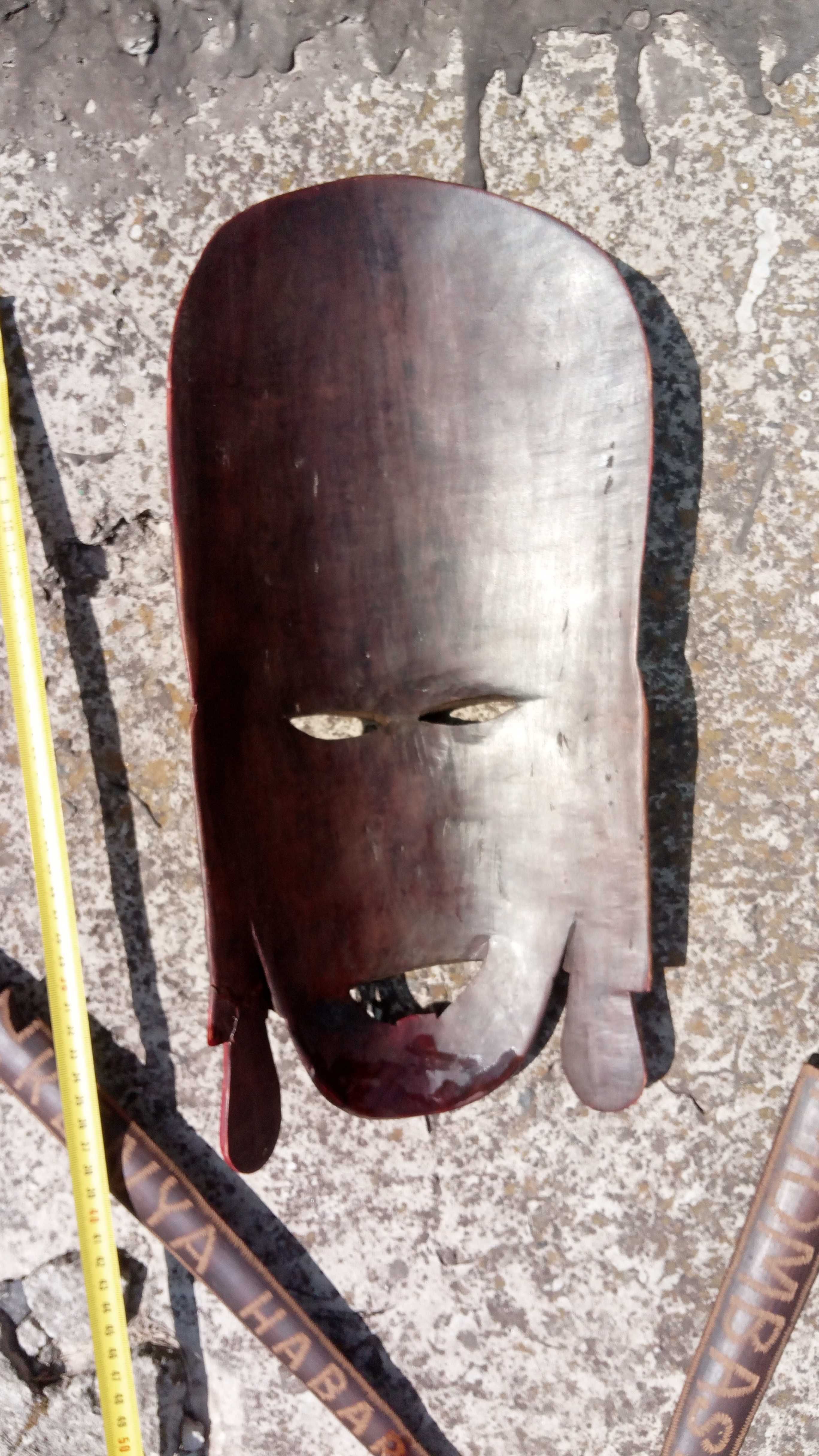 Африканская маска и деревянные кинжалы Комплект
