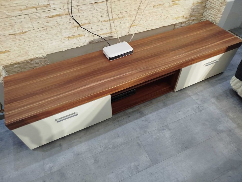 Sprzedam szafkę pod RTV