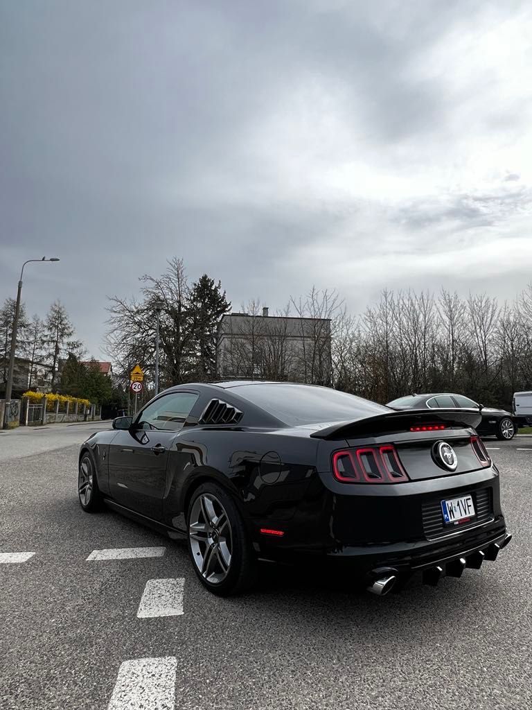 Ford Mustang V generacji 3.7 V6 ROUSH