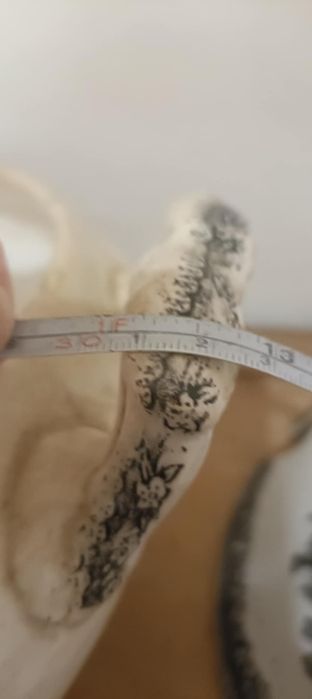 Grande e pesada terrina Cavalinho em preto Sacavém não marcada
Envi