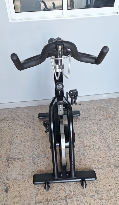 Bicicleta ginasio Matrix Live Strong