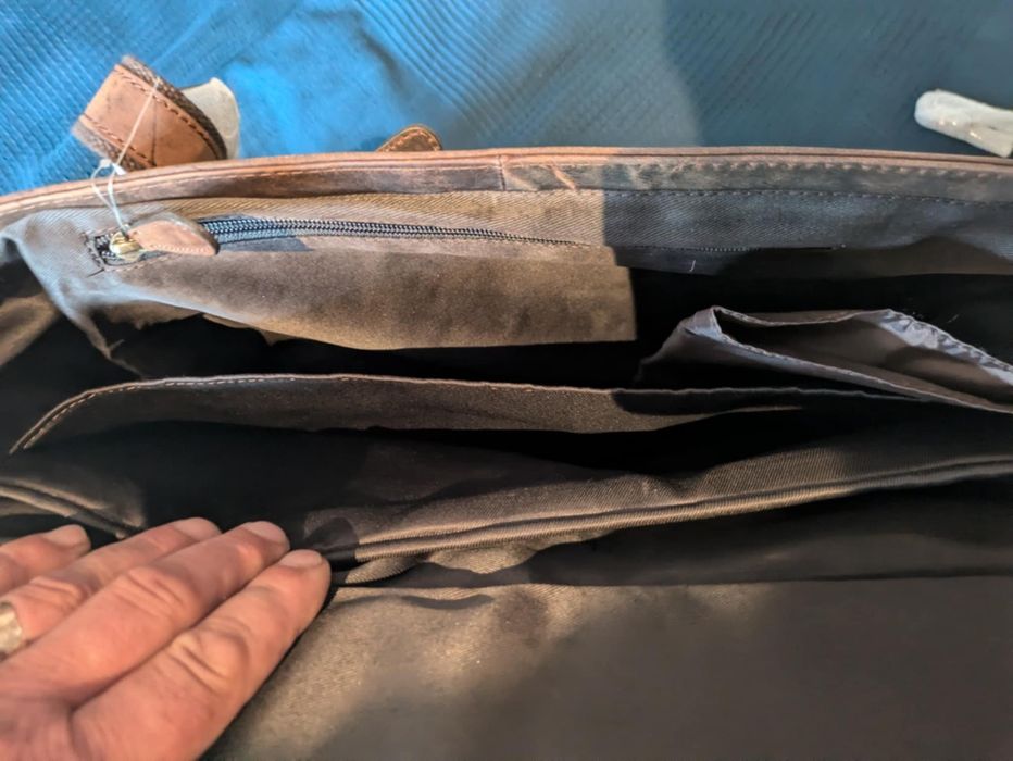Torba skórzana na ramię aktuwka, torba na laptopa