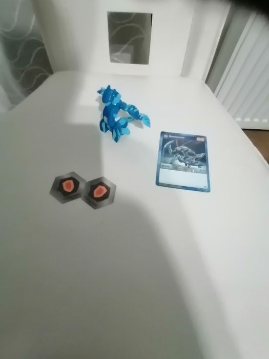 Bakugan Serpenteze+gratis!