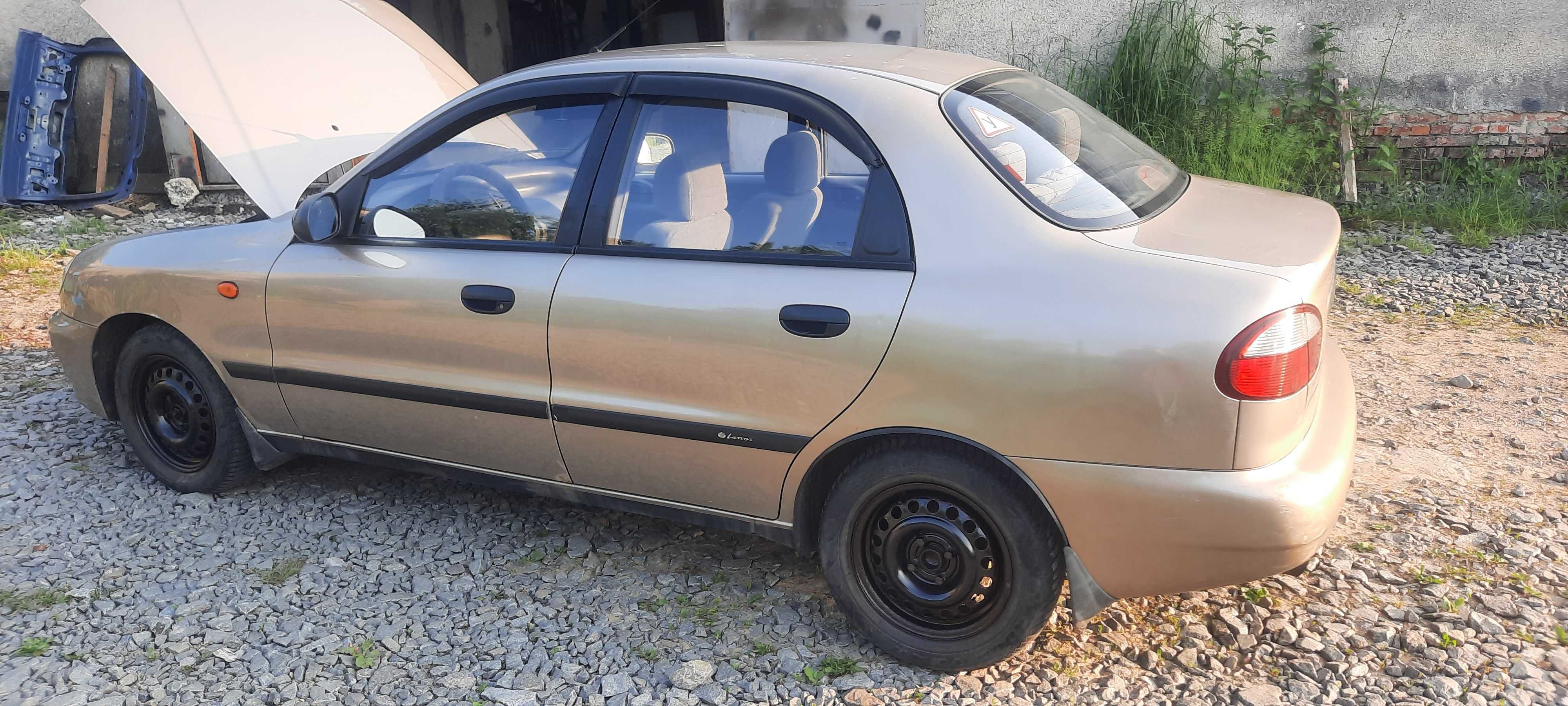 ланос 2008 року 1.6