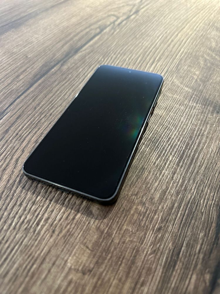 Samsung S23 / Jak nowy /