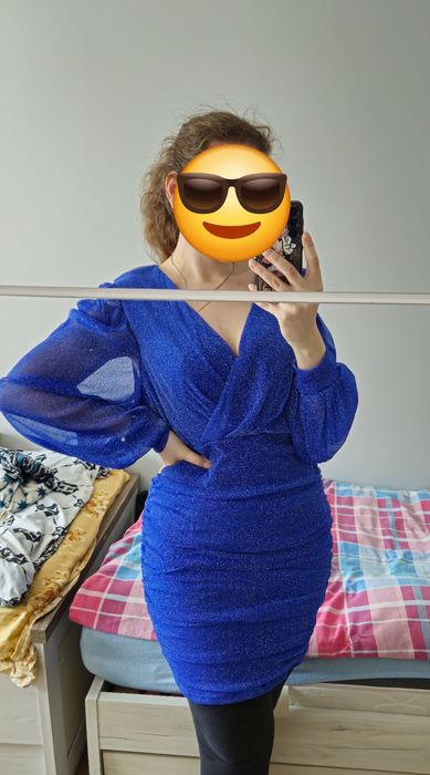 Chabrowa, błyszcząca, dopasowana sukienka