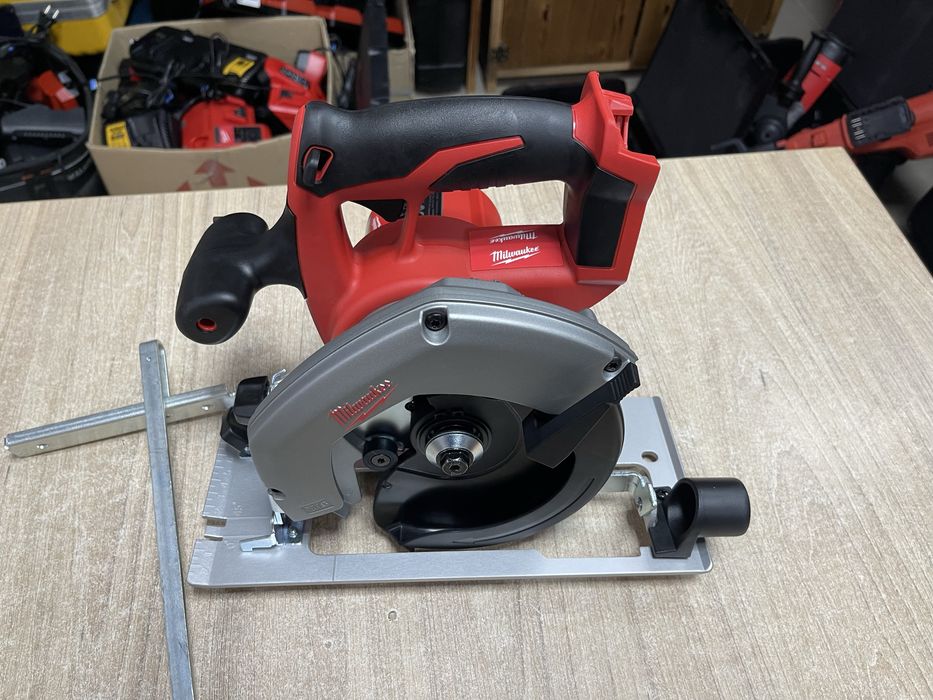 Milwaukee HD 18 CS / щіткова дискова пила Мілвокі