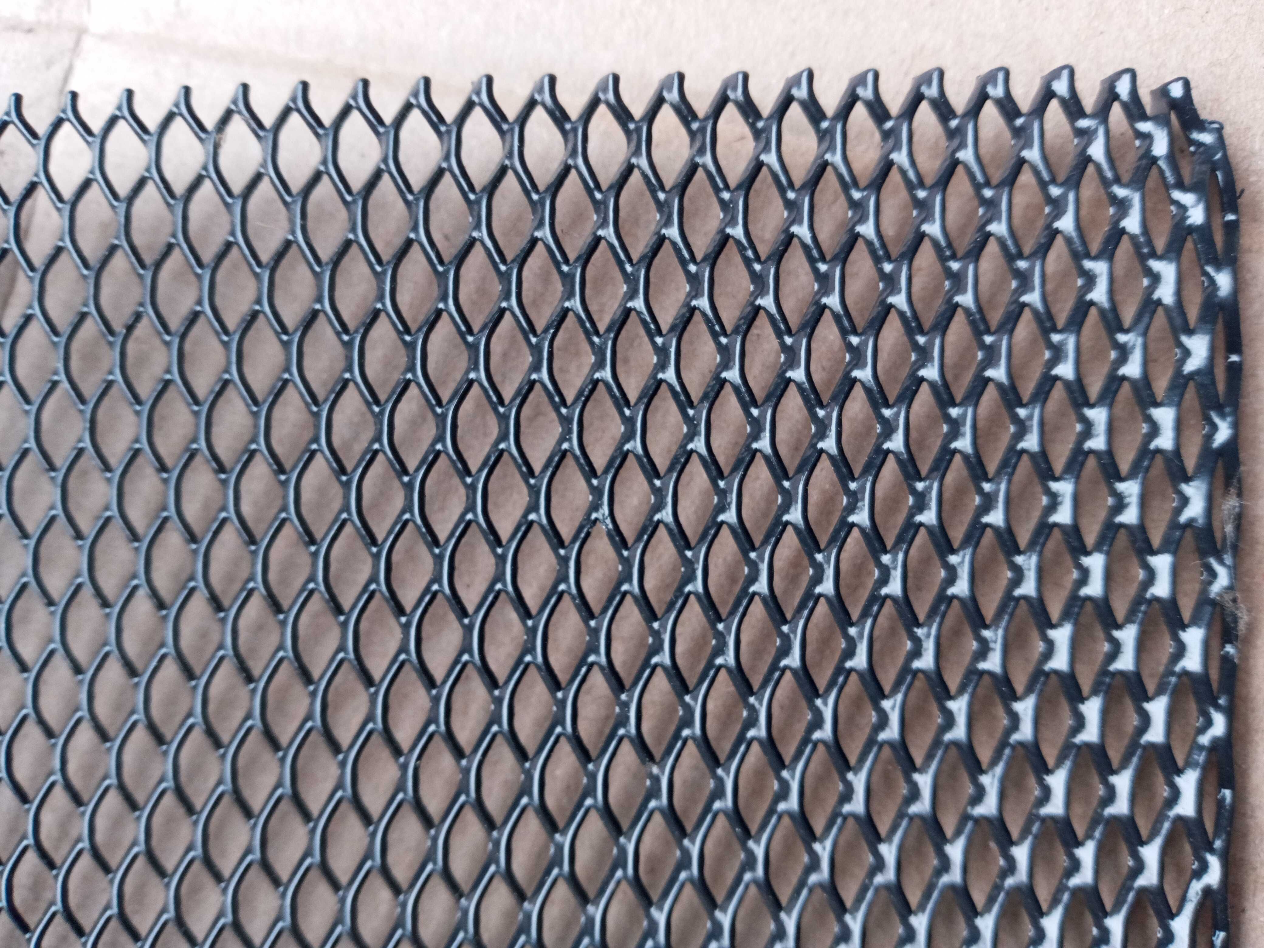 Декоративна сітка алюмінієва чорна 100×30см