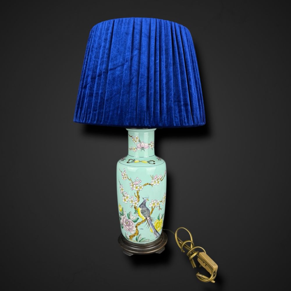 Orientalna lampa stołowa z porcelany z motywem ptaka i kwiatów b51/070