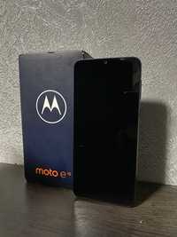 Смартфон Motorola e13