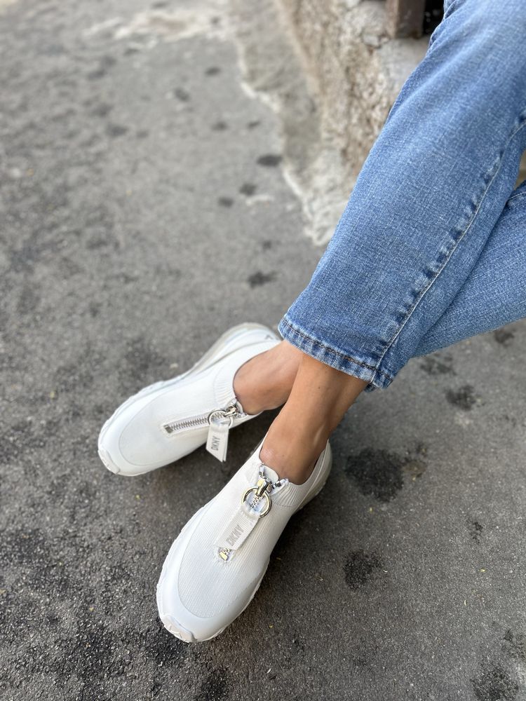 Кросівки DKNY 36  38,5-39