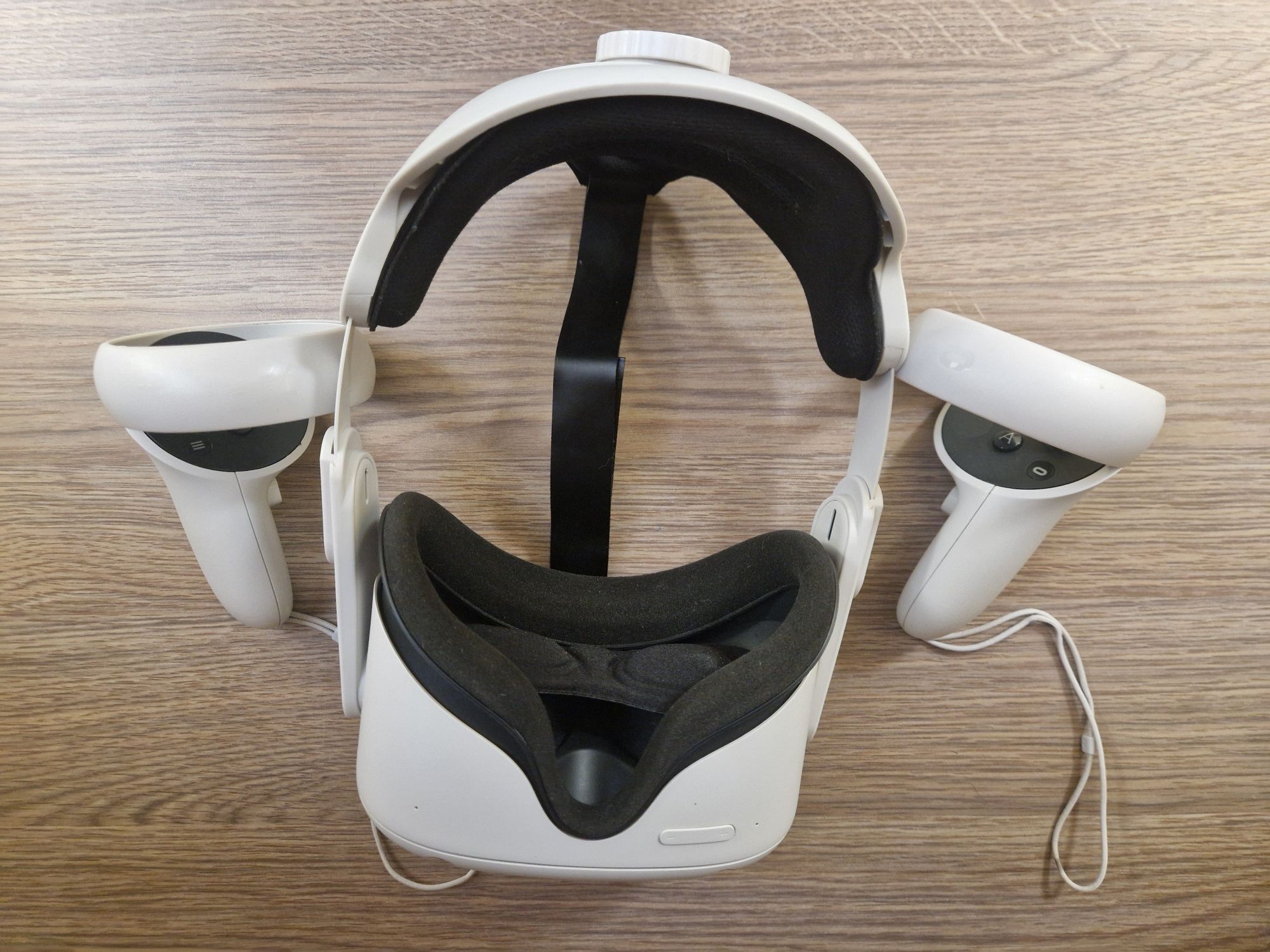 Окуляри VR Oculus Quest 2 (64Gb) з контролерами