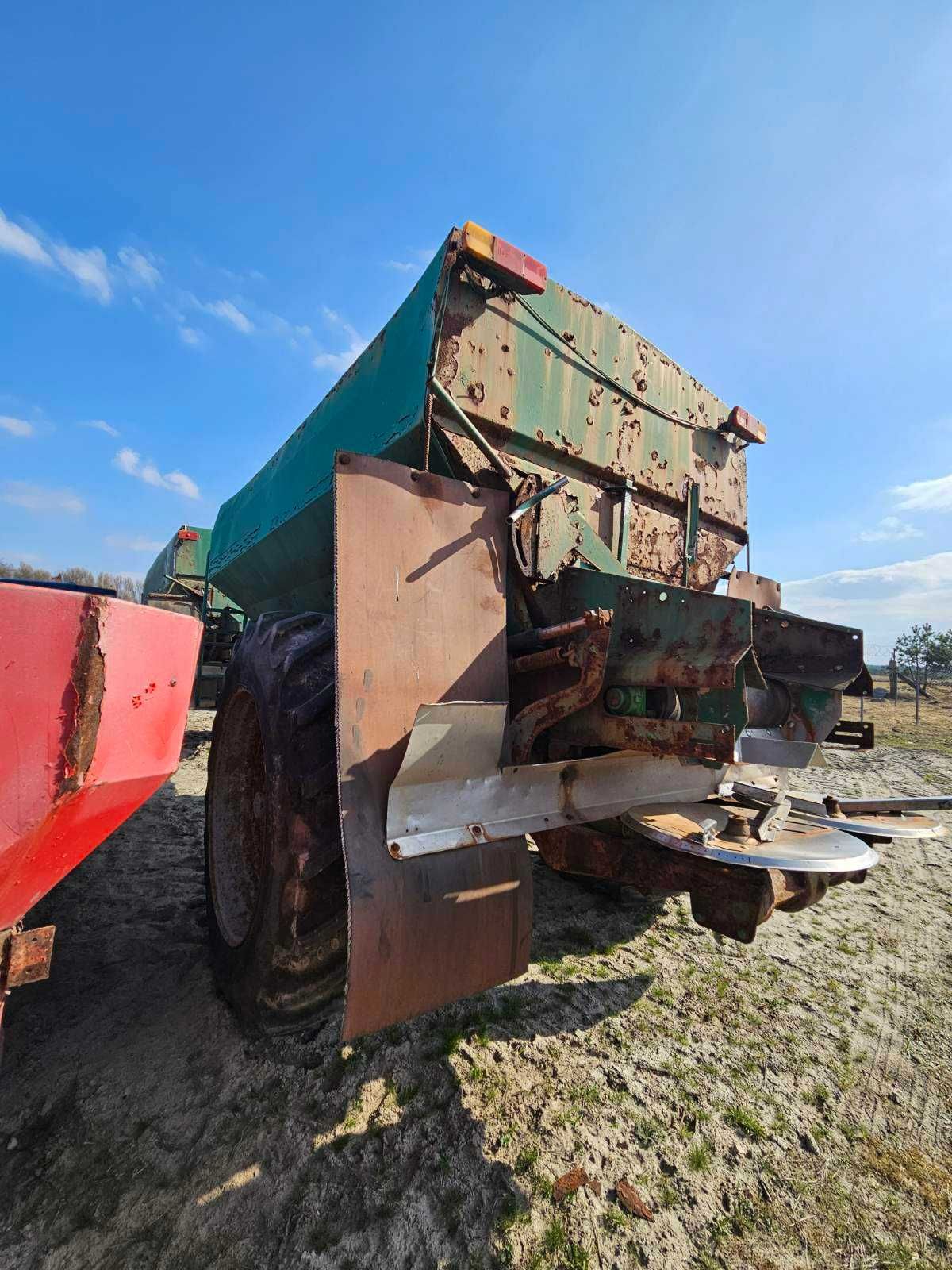 Розкидач добрив Amazone ZGВ-8200