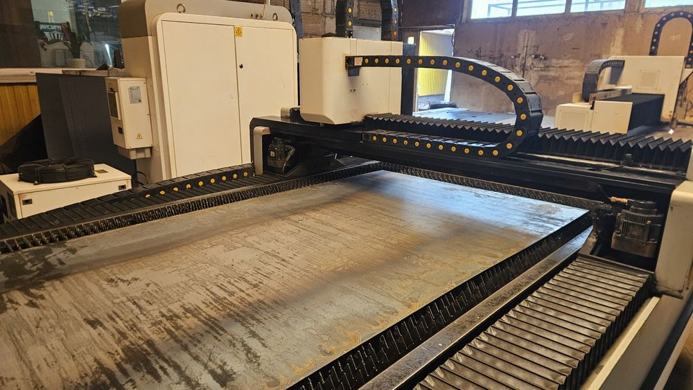 Лазер по металу 1500х3000мм  G-Weike Raycus YASKAVA