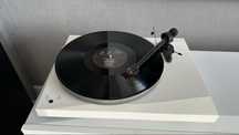 Програвач вінілу Pro-Ject Debut Carbon Esprit SB DC