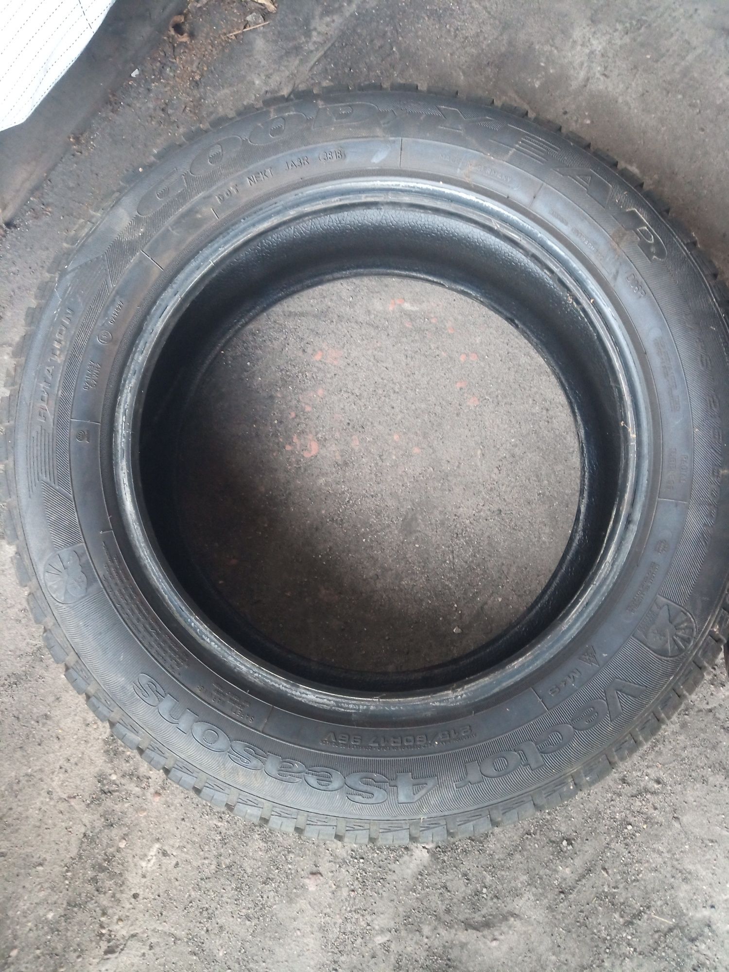 Opony Goodyear Vector 4 sezon