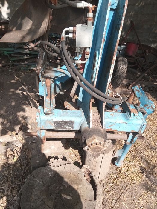 Продам плуг 3+1 ПОН-3