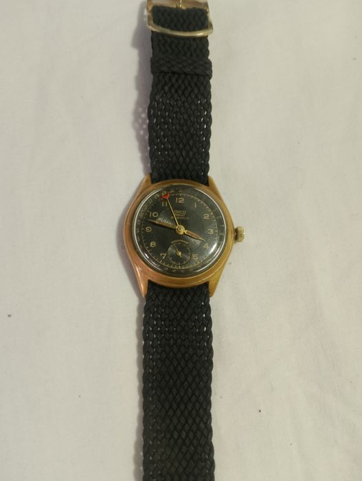 Продаються 2 годинника