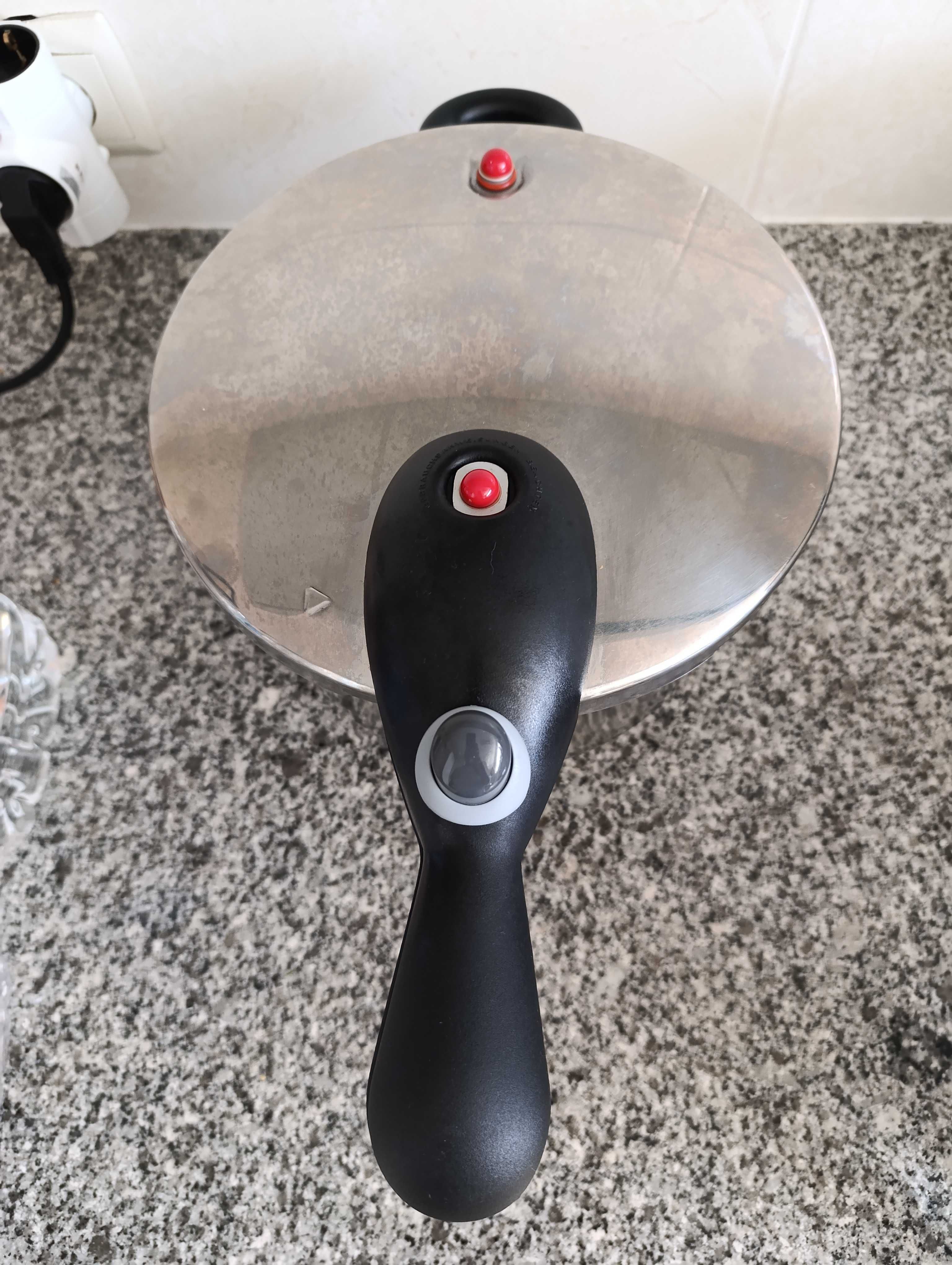 Panela de pressão Evinox 6 litros