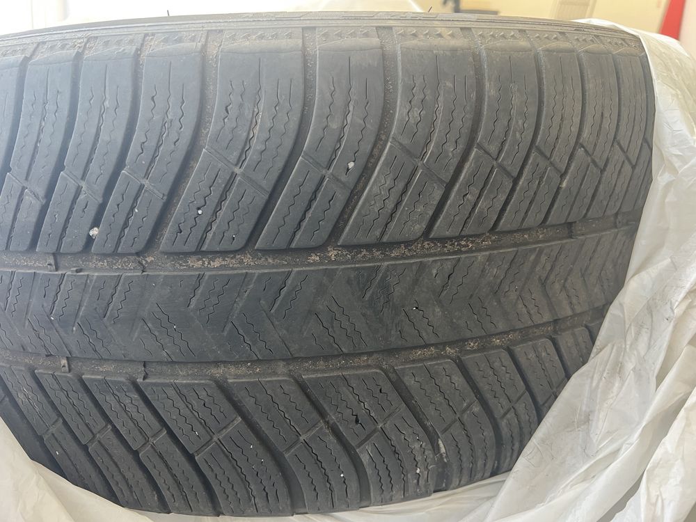 Продам зимові шини Michelin 255/45/19