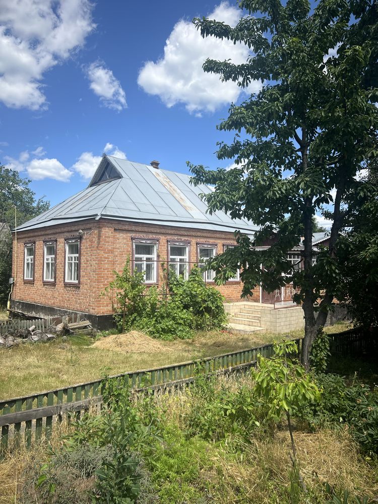 Продається будинок в центрі с.Дирдин,Черкаська обл., вул. Густима Жука
