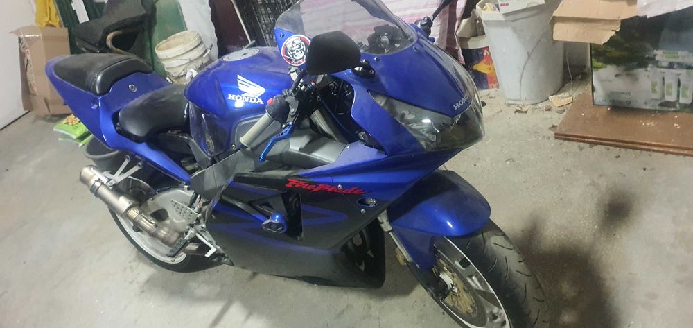 Honda cbr 954rr vendo ou troco
