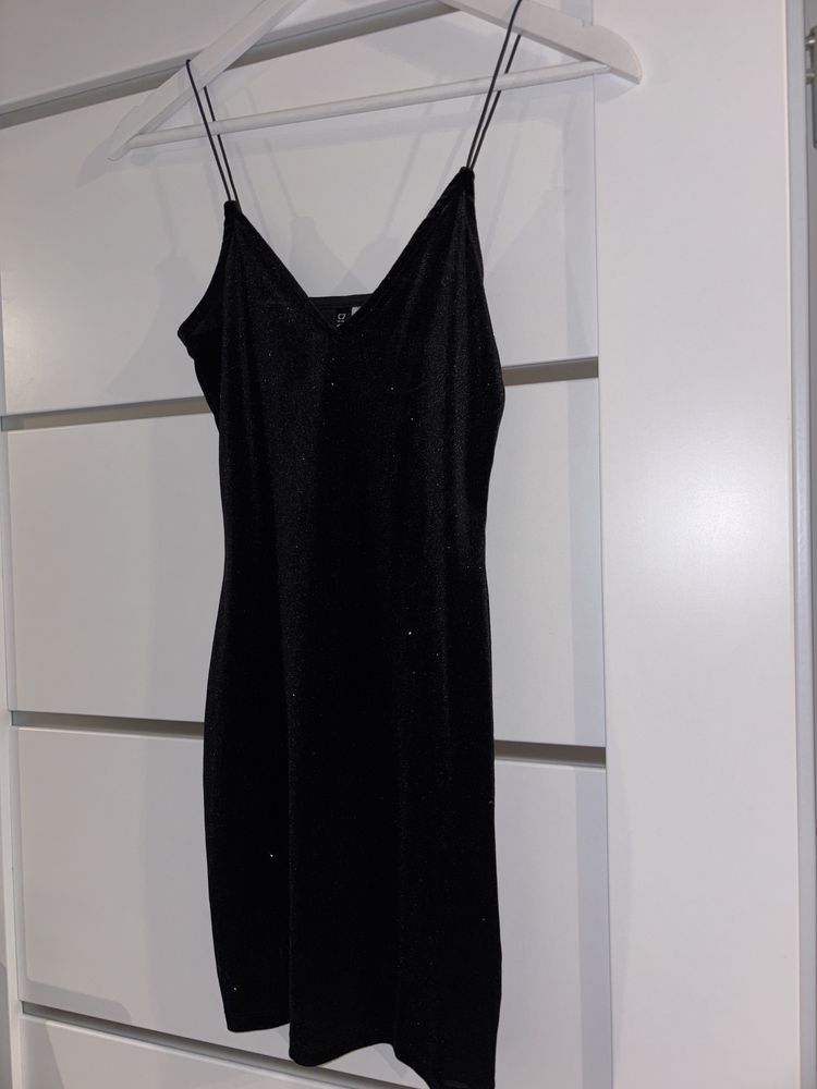 Czarna brokatowa imprezowa sukienka H&M rozmiar XS bez ramiączek