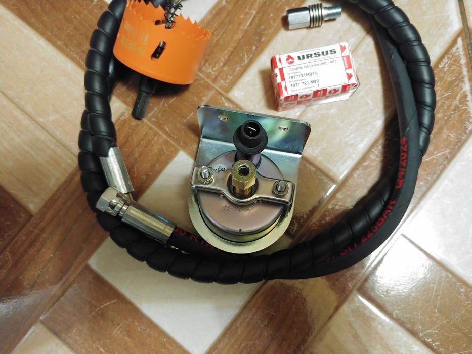 Wskaźnik ciśnienia oleju zegar manometr MF 255 Ursus 3512 MF 235 MF3