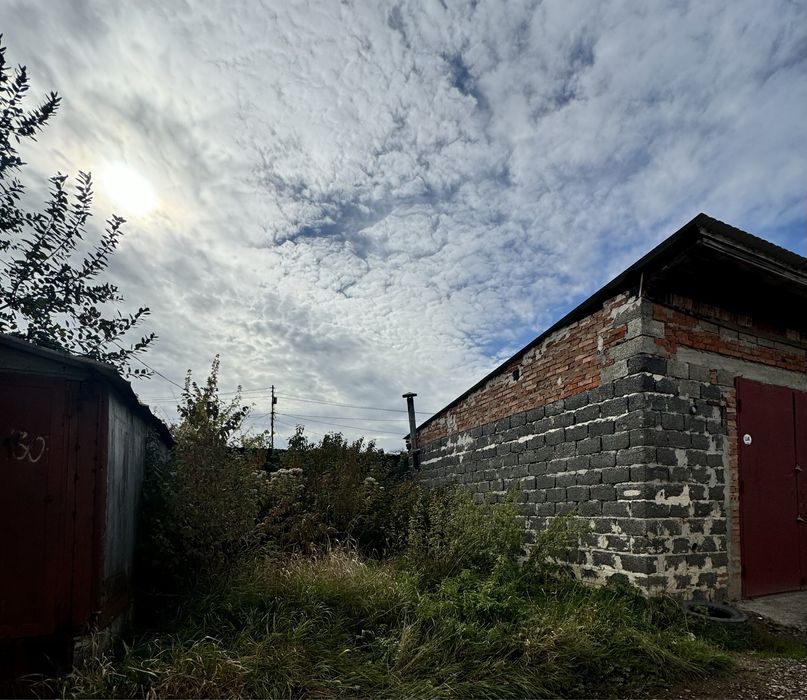 Ділянка під гараж у кооперативі