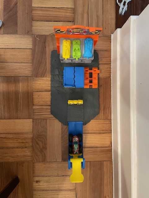 Hot Wheels- estação das explosões