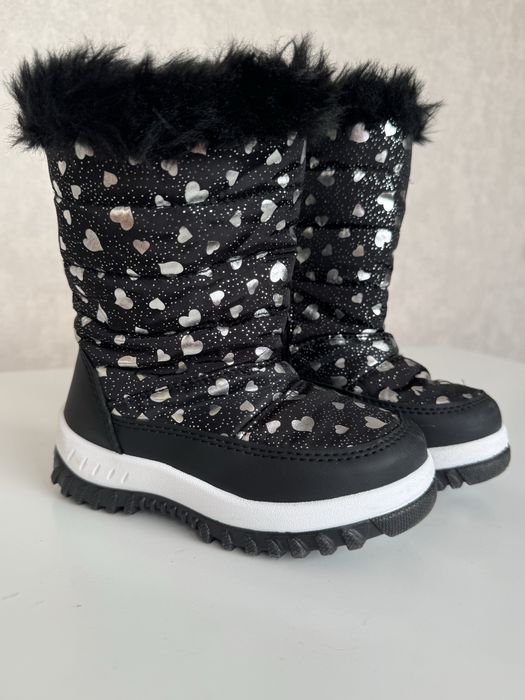 Утеплені чоботи / зимове взуття / дитяче взуття 26 р