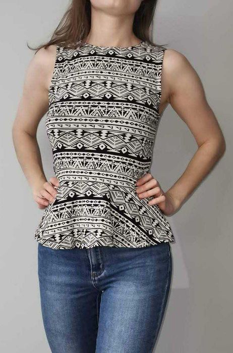 Bluzka kremowo-czarna Atmosphere z baskinką rozm. 8 (36)