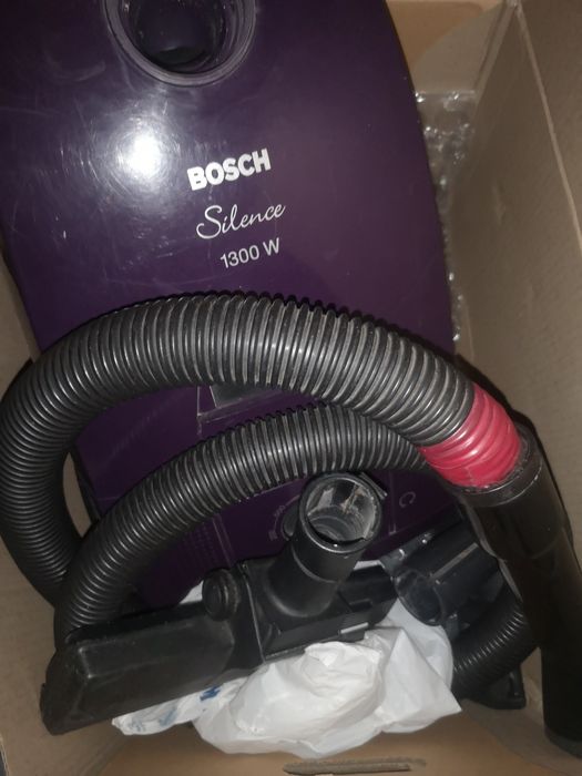 Продам рабочий пылесос Bosch 1300w