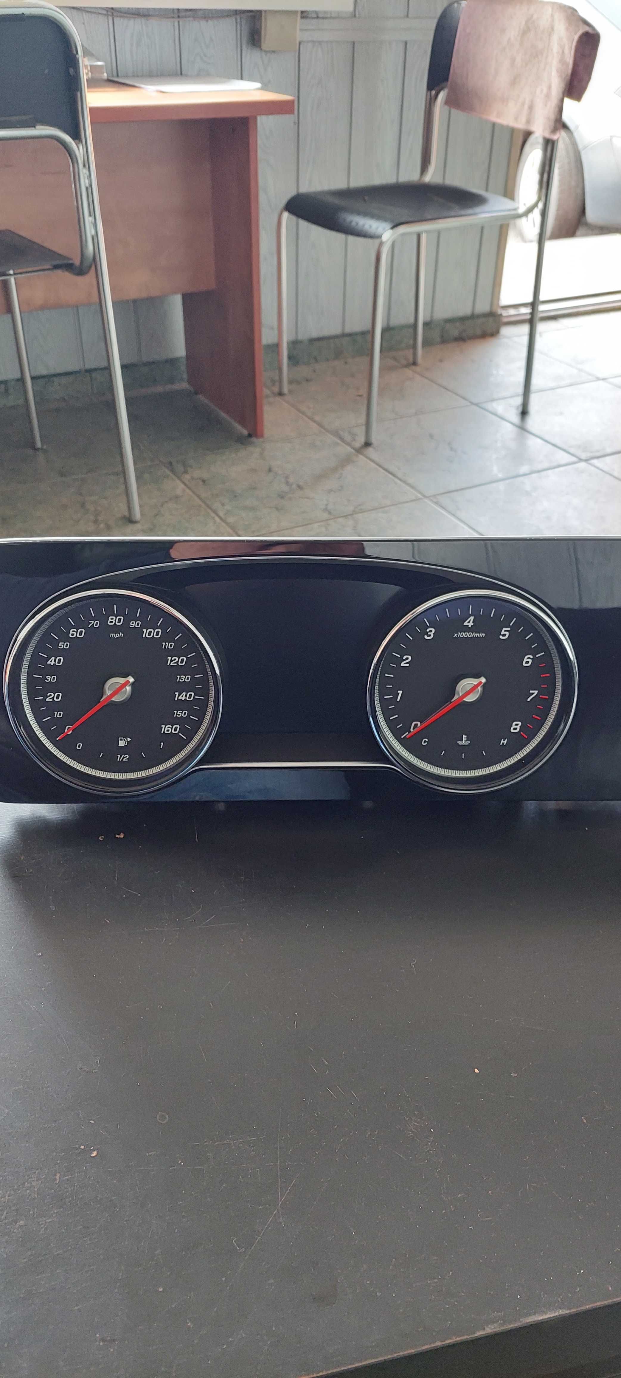 Licznik zegary ekran monitor LCD Mercedes W213