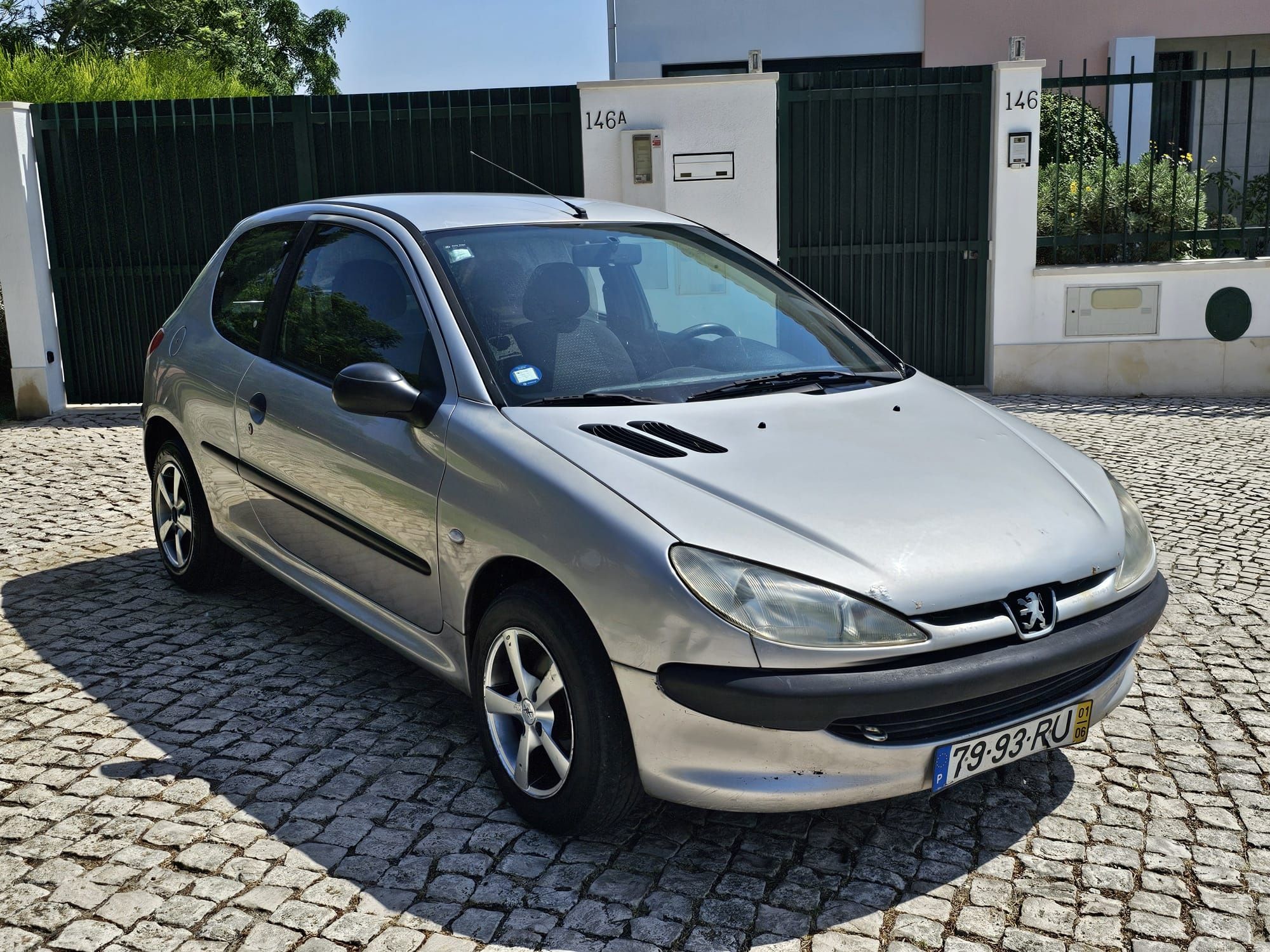 Vendo Peugeot 206 comercial 1.9 de 2001 em ótimo estado geral