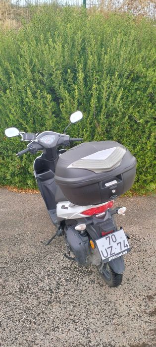 Suzuki Adress 125 com top case
