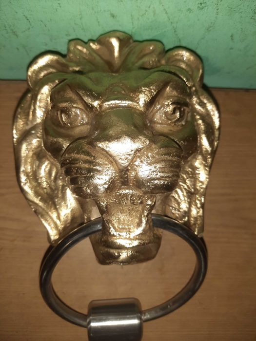 Бронза Барильєф Лев