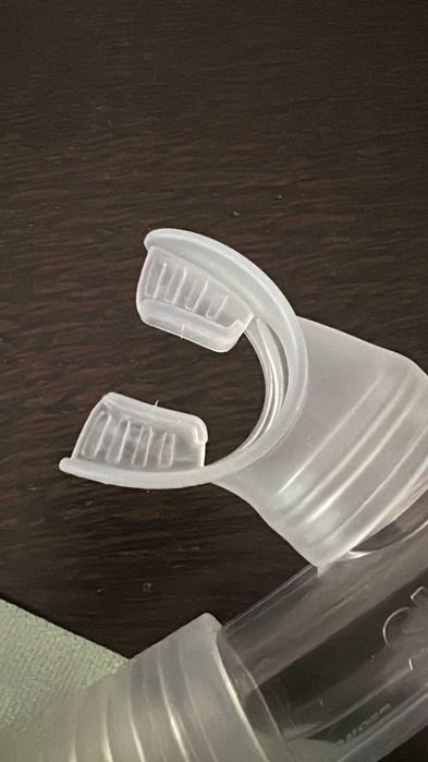 Óculos  com tubo, de criança, para piscina/praia praticamente novos