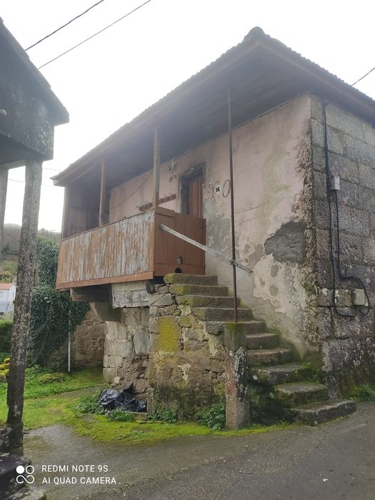 Ruínas na encosta do Gerês