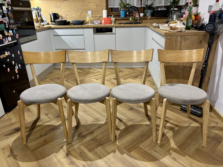 4 Krzesła drewniane - cena dotyczy 4 szt.