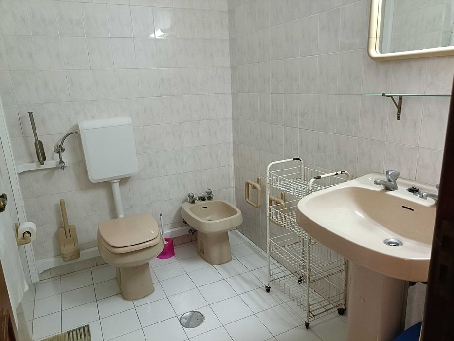 oportunidade única - elegante t1 na 1ª linha frente ao mar