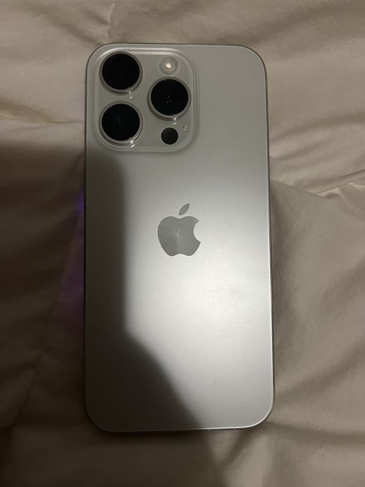 Iphone 15 pro cinzento