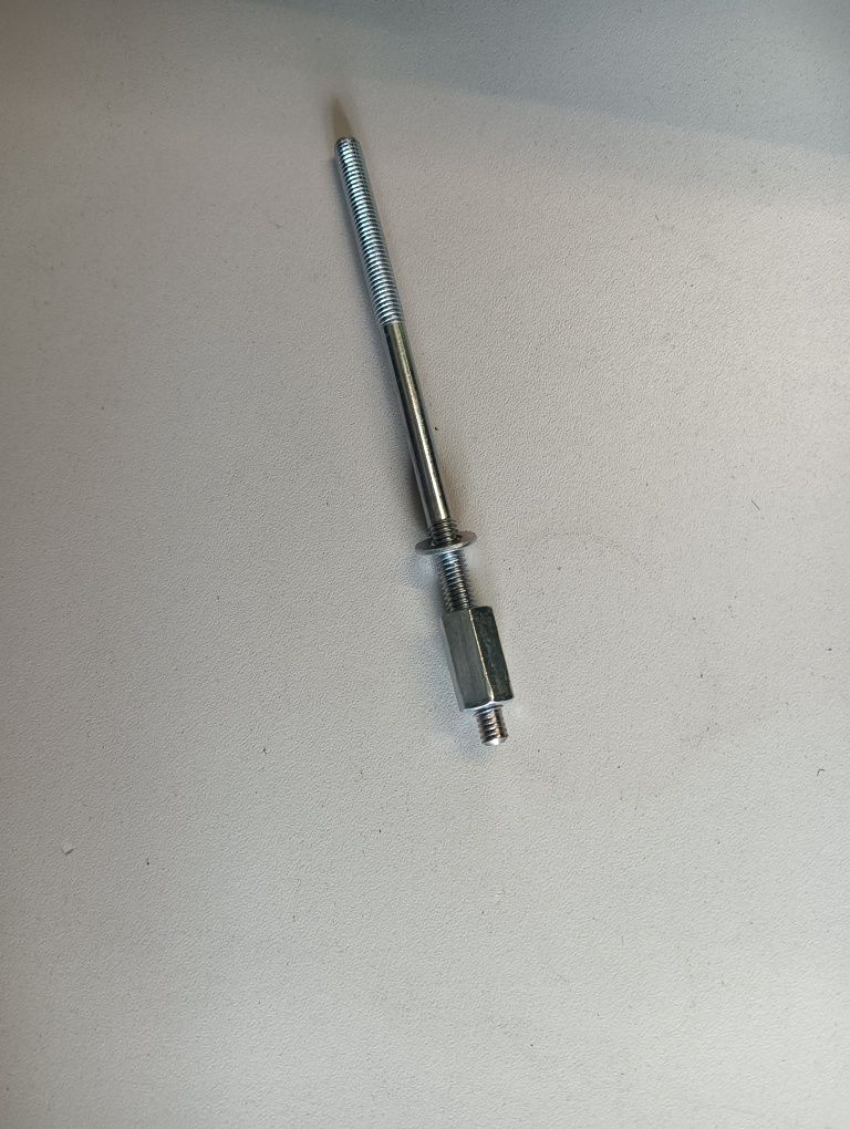 Nowa szpilka cylindra silnika Simson S51