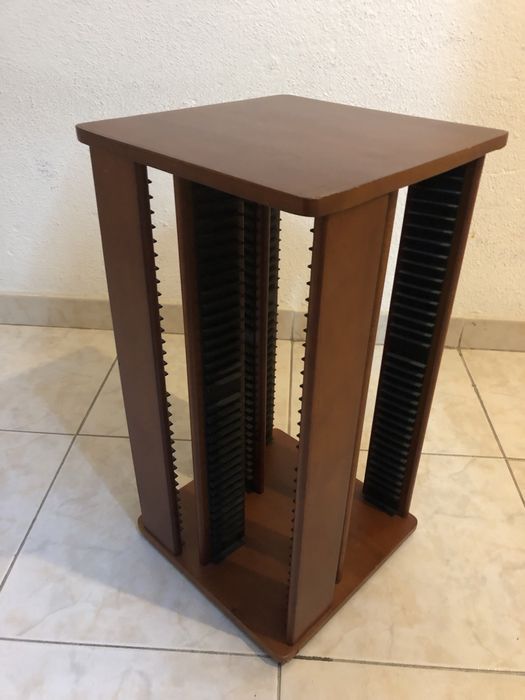 Mesa de cd’s em cerejeira
