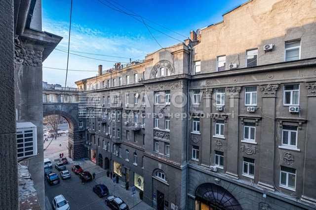 Пассаж ул Крещатик 15 - 2 комн квартира 72 м кв