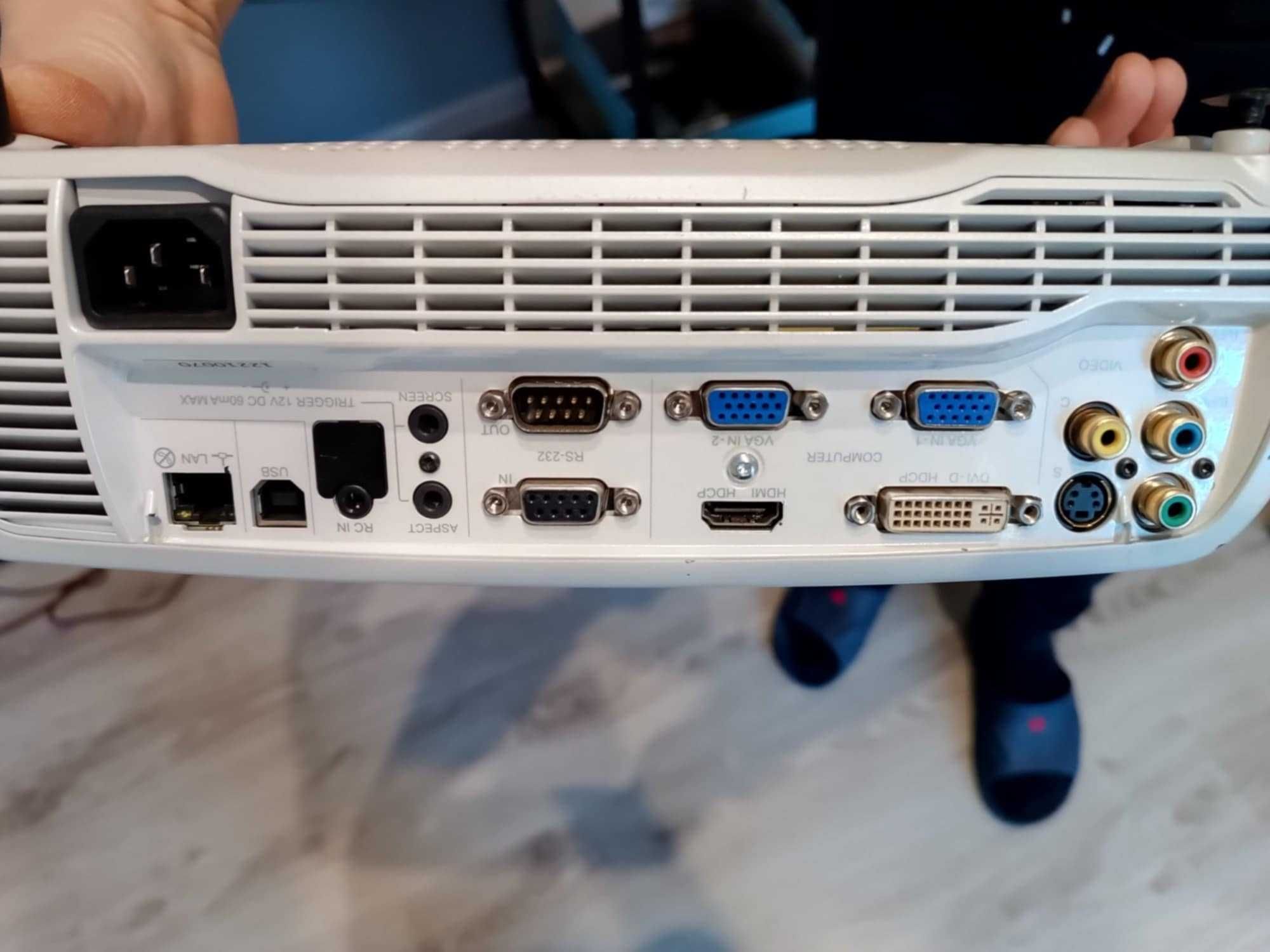 projektor f12 1080 Wide VizSim XO pearl white