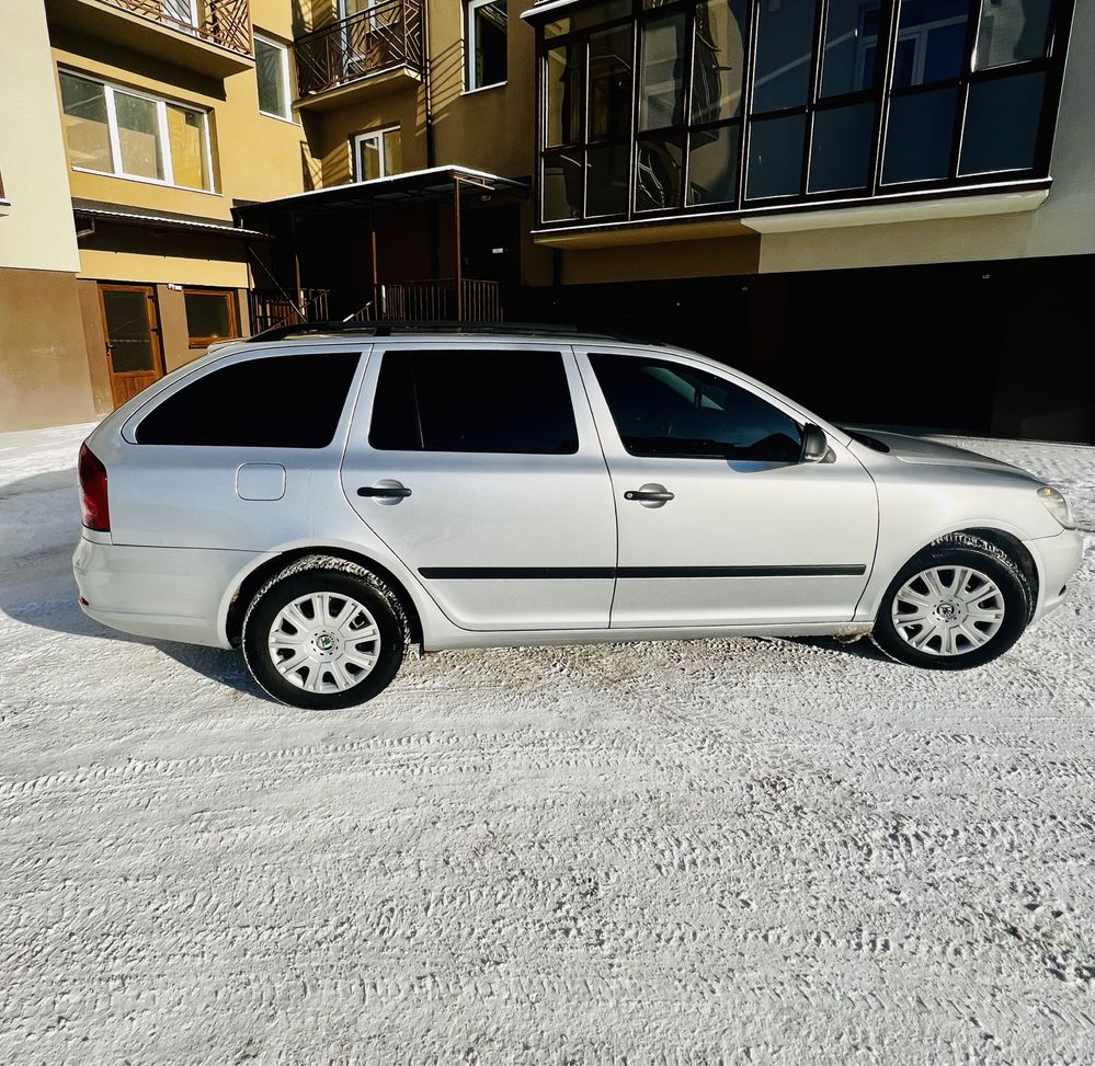 Шкода октавія 2009р АВТОМАТ. Skoda Octavia 1.9d